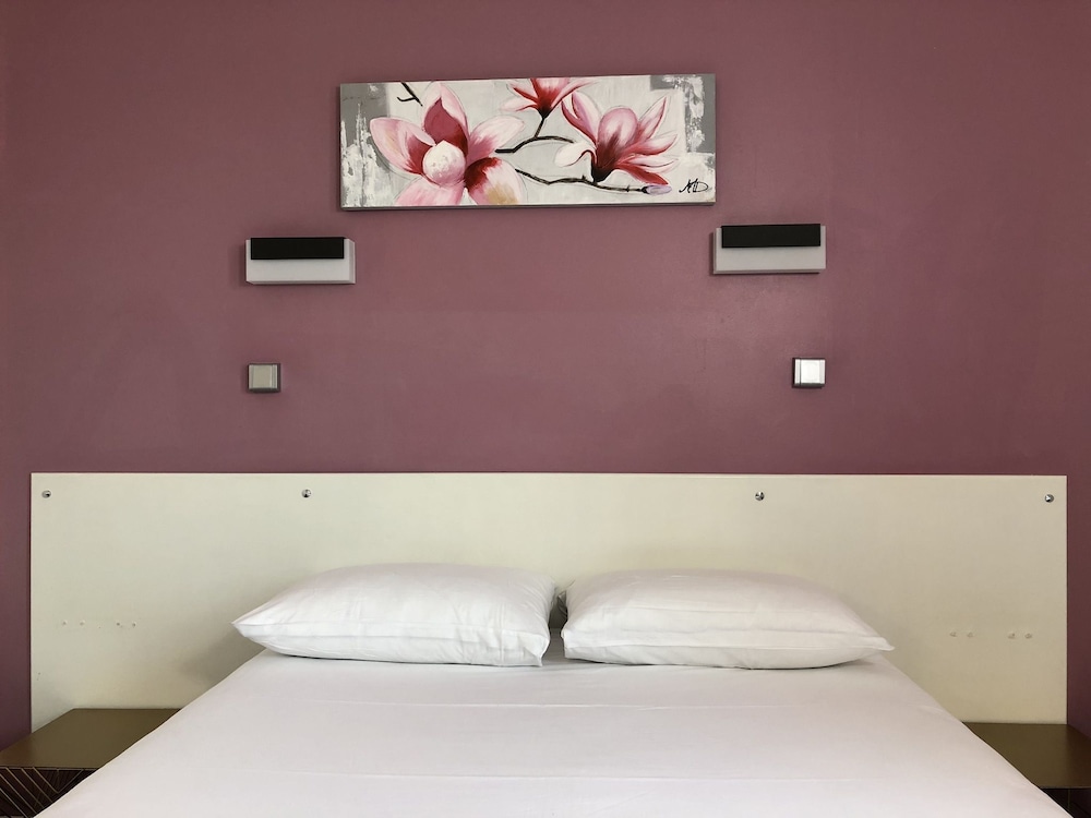 Double Room - Photo 13