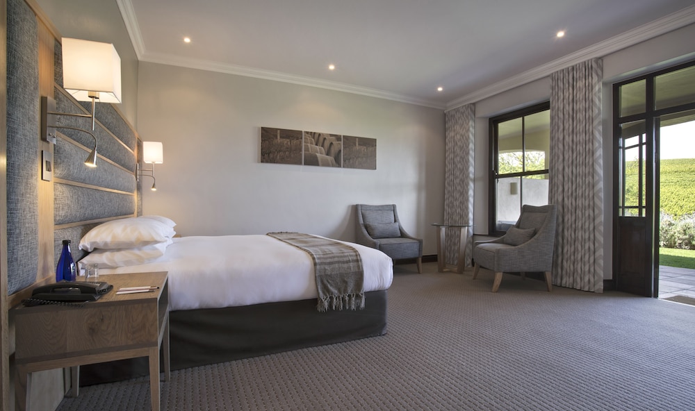 Signature Room, 1 Bedroom, Patio, Mountain View