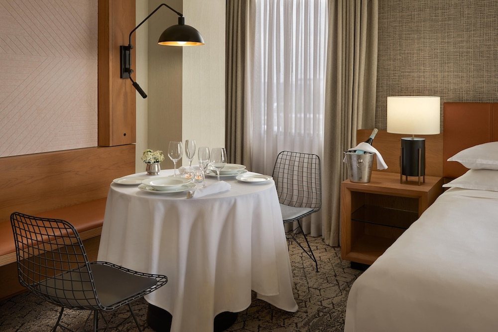 Superior Suite, 1 King Bed with Sofa bed