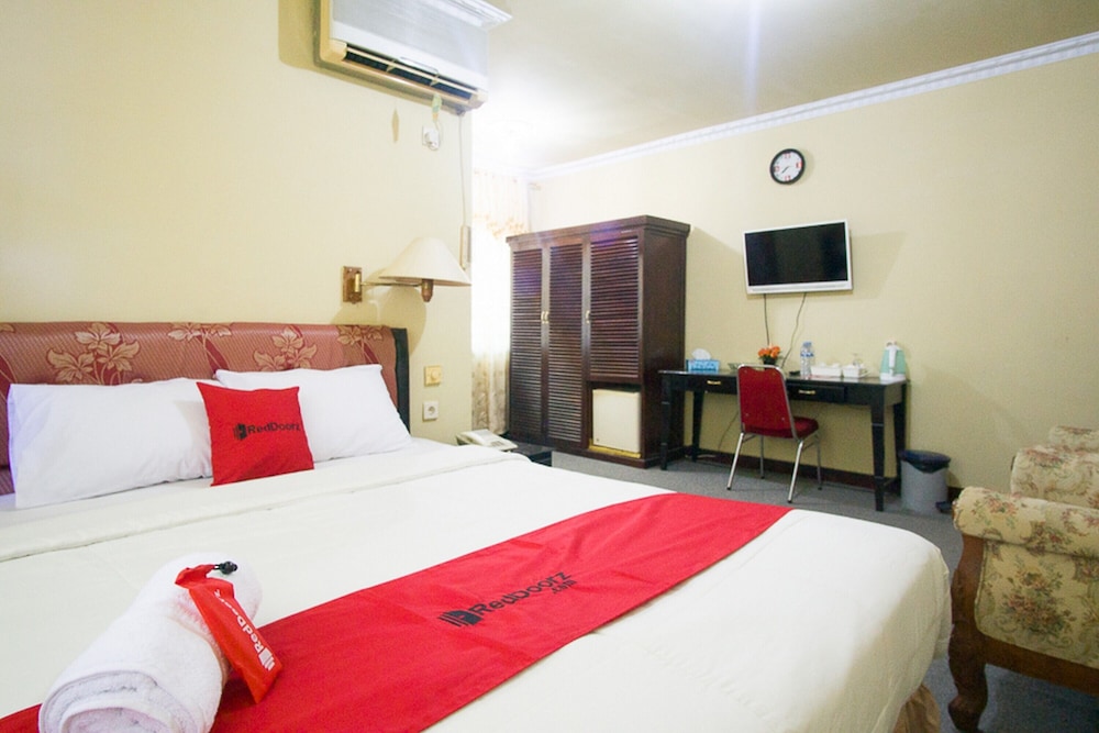 Premium Room (RedDoorz) - Photo 7