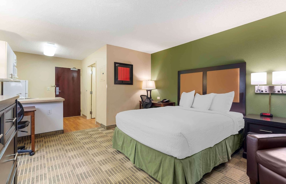 Studio, 1 Queen Bed, Non Smoking - Photo 4