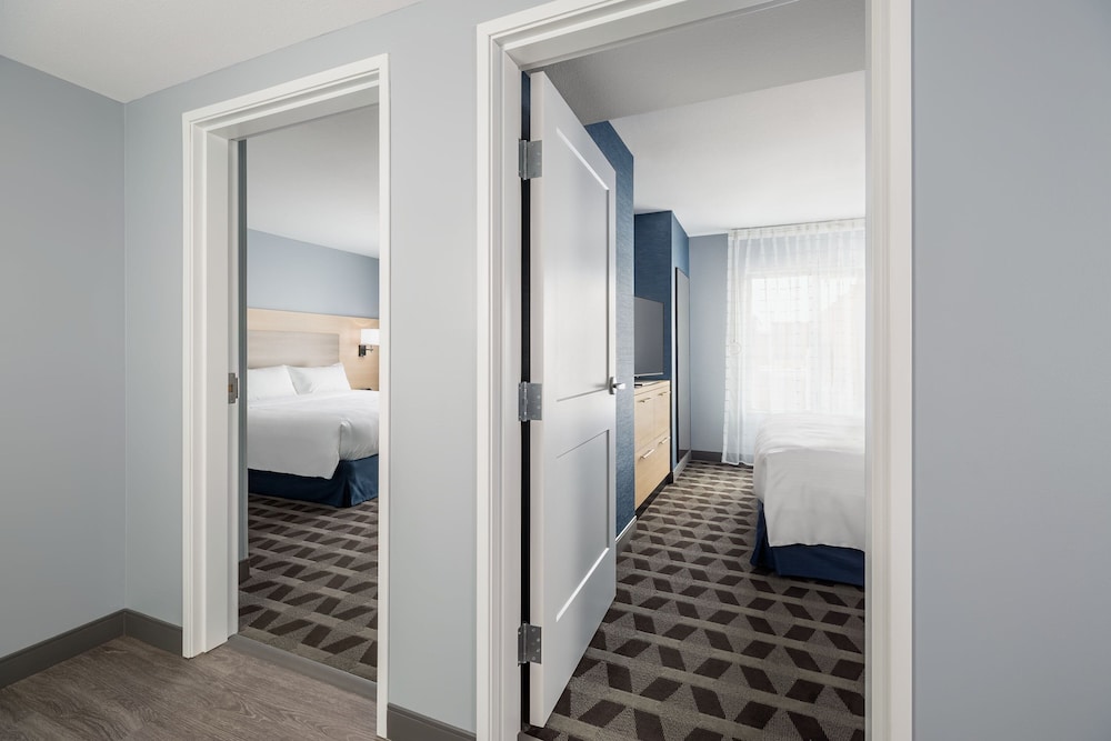 Suite, 2 Bedrooms (Mobility Accessible, Tub)