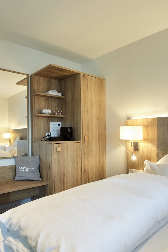 Classic Single Room, City View