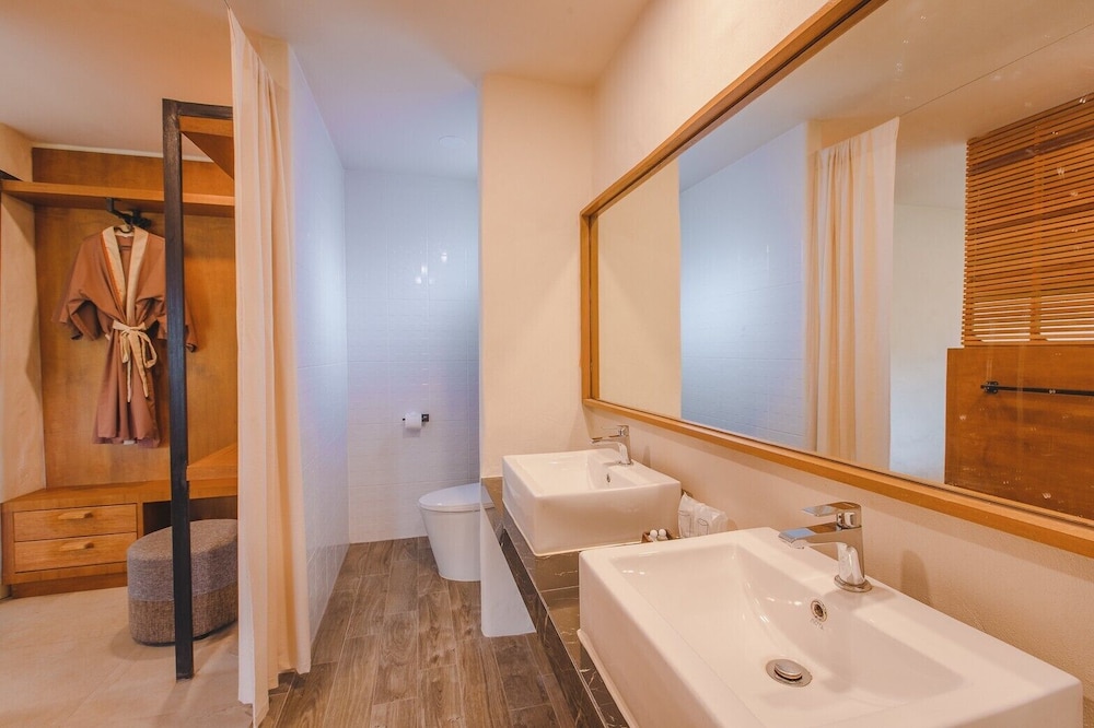 Deluxe Suite photo 2