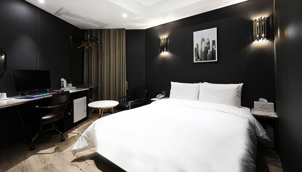 Standard Room - Photo 1
