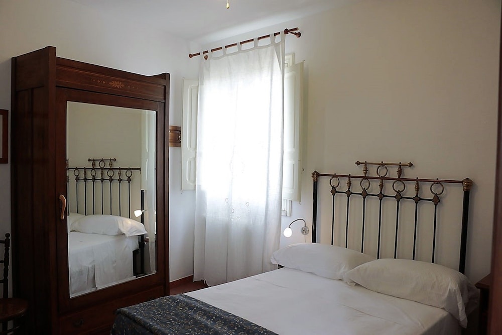 Double Room, Courtyard View (Blu) photo 3