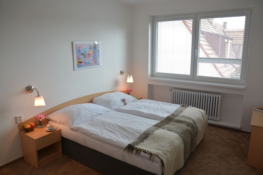 Double Room (4)