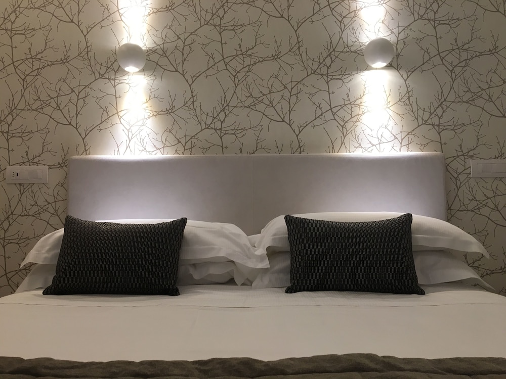 Suite - Photo 3