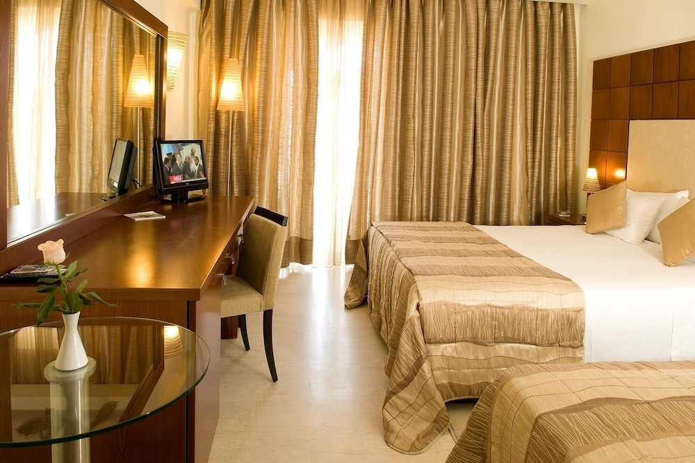 Standard Room, Multiple Beds, Balcony