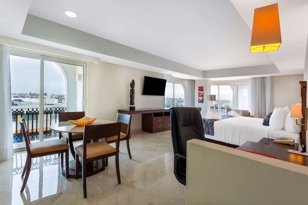 Suite, 1 King Bed, Non Smoking (Castelo) - Photo 1