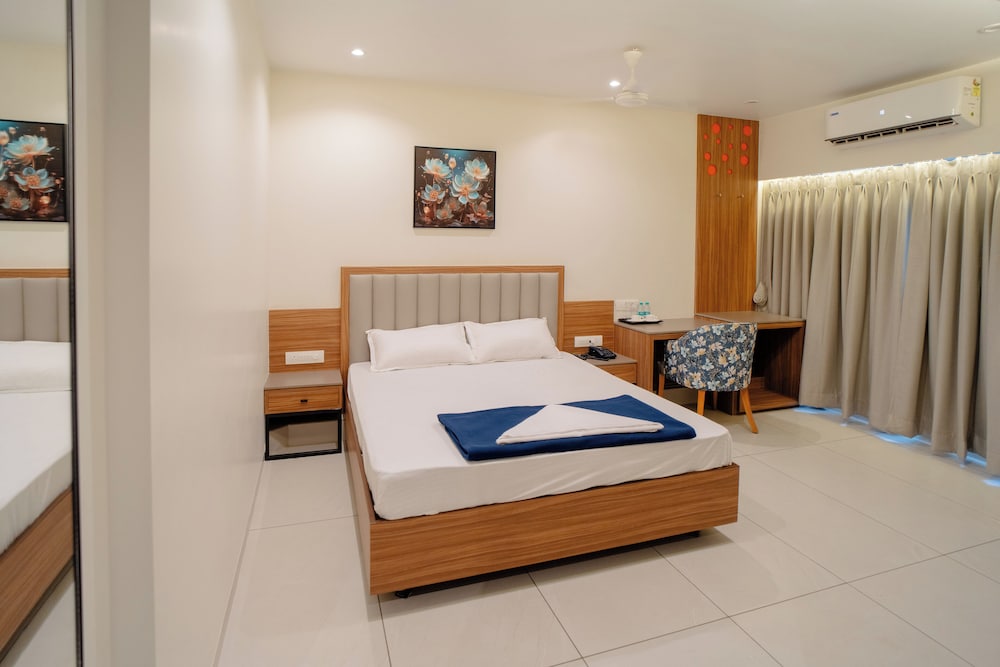 Deluxe Room - Photo 2