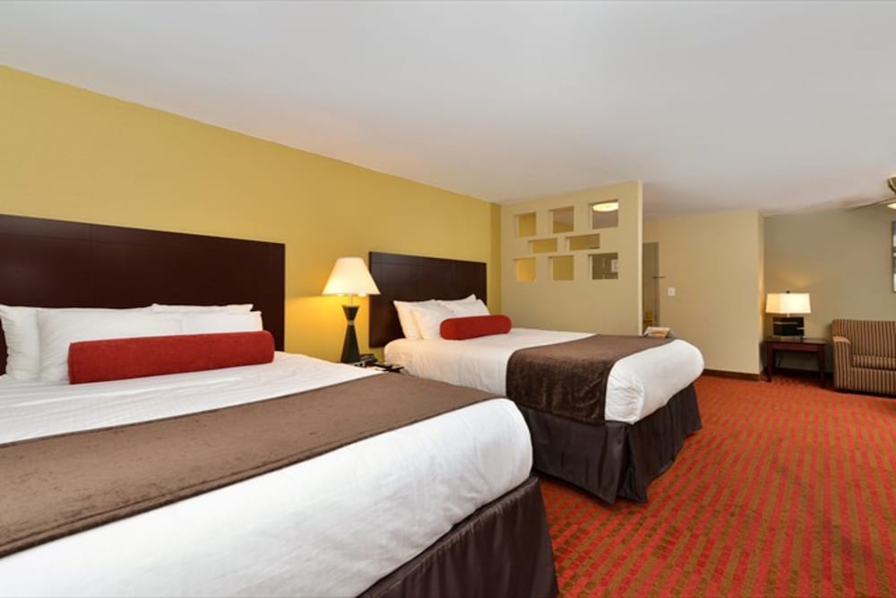 Suite, Multiple Beds, Non Smoking - Photo 1