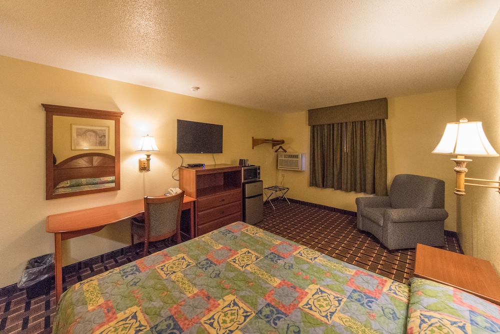 Single Room, 1 Queen Bed, Non Smoking photo 2