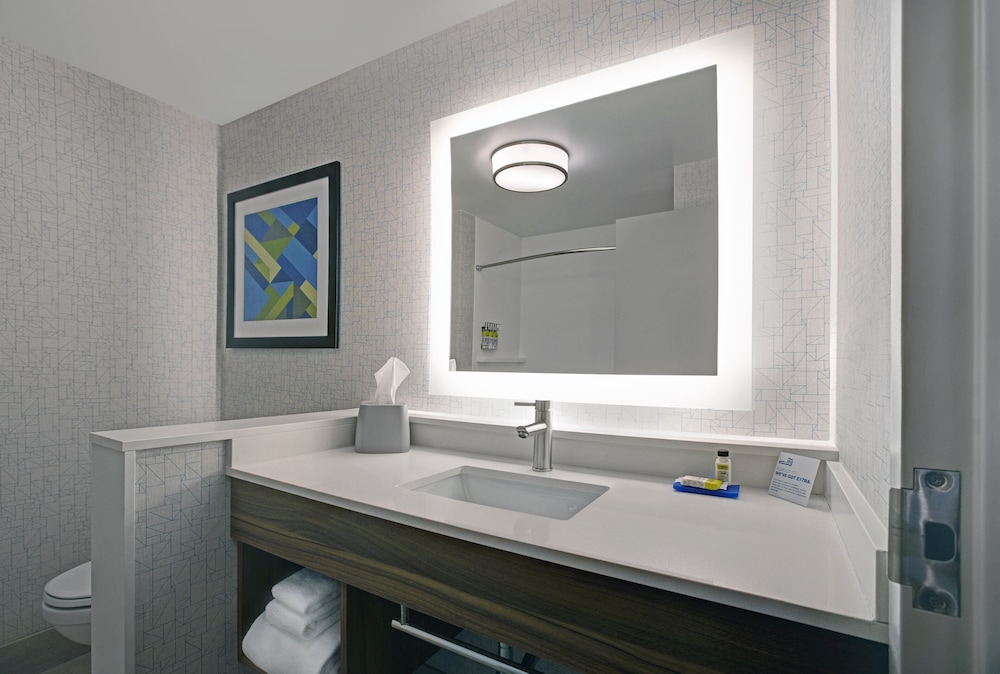 Suite, 2 Queen Beds, Accessible (Communications) - Photo 7