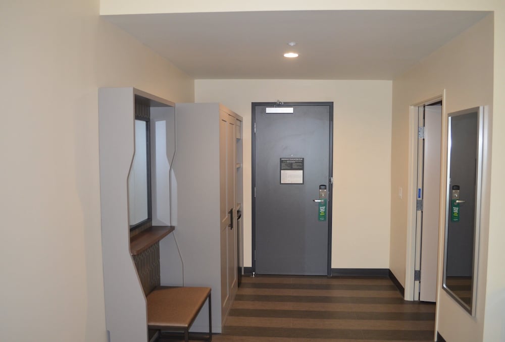 Premium Room, 1 King Bed (Leisure) - Photo 2