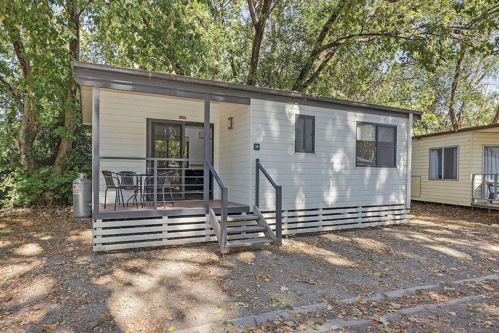 Premium Cabin - Sleeps 6