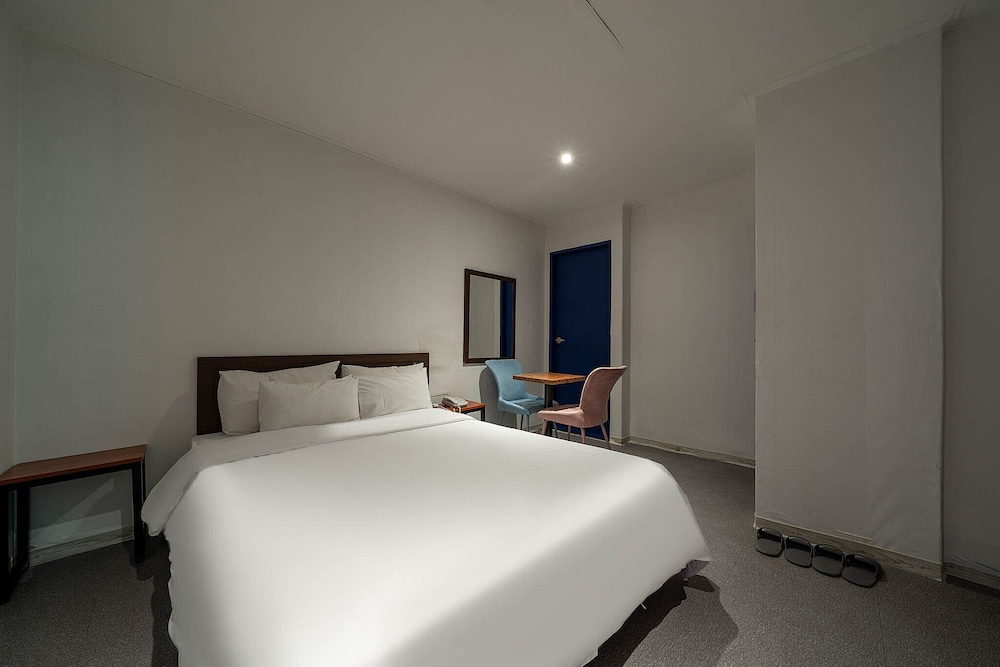 Standard Room - Photo 18