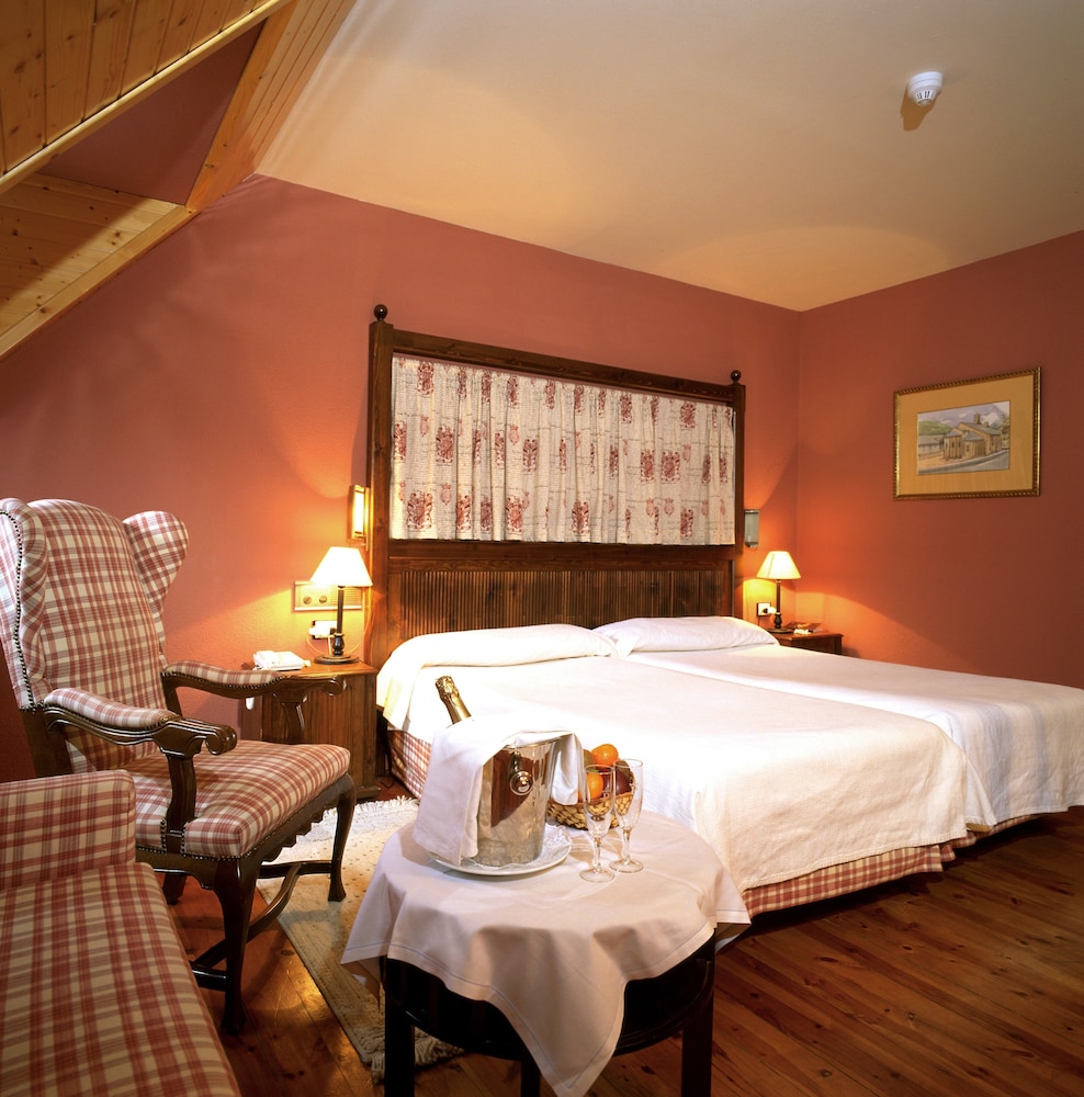 Standard Twin Room (3 Adults) photo 2