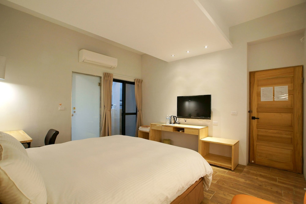 Classic Double Room, 1 King Bed, Non Smoking photo 1