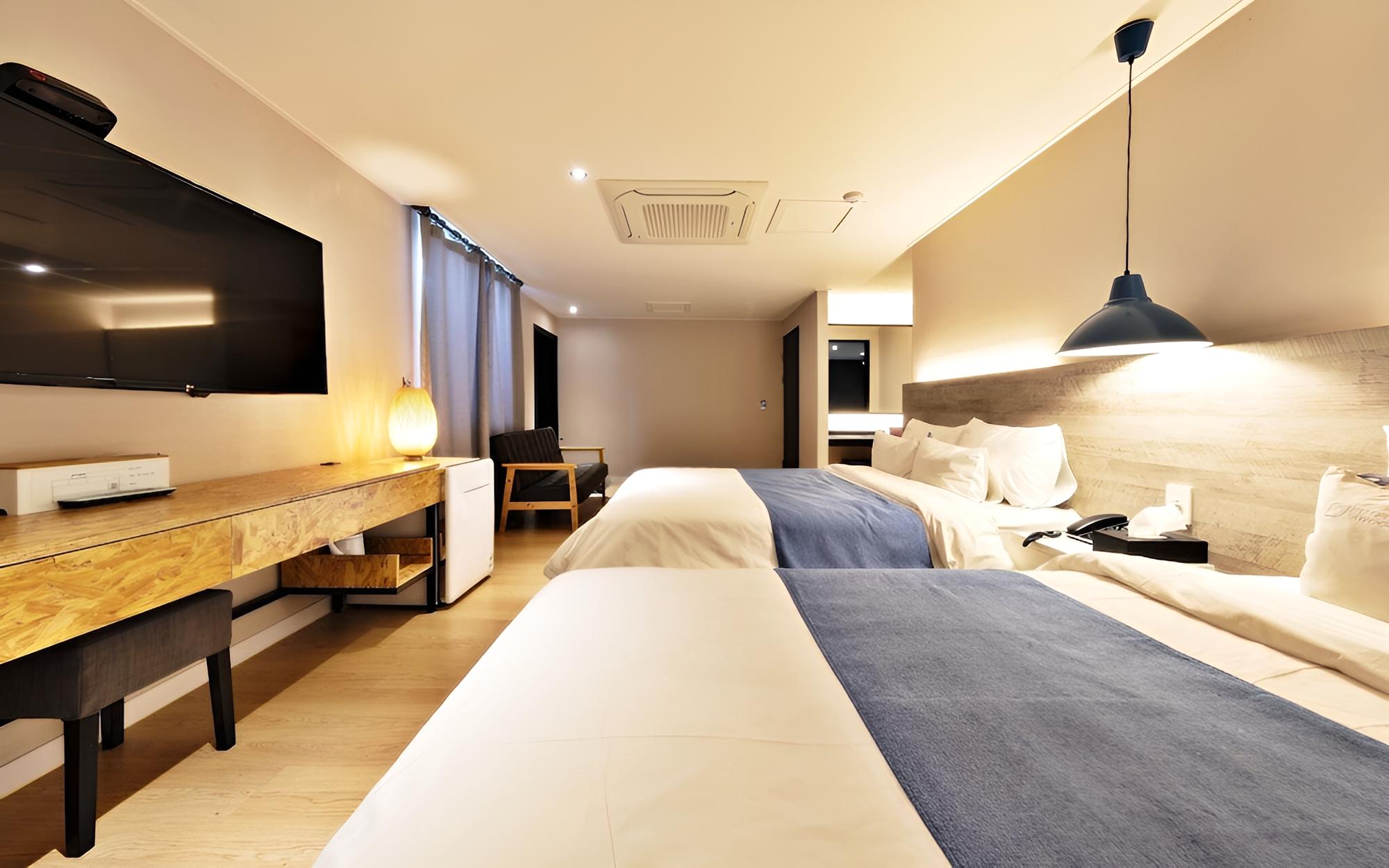 Room (Suite Twin) photo 2
