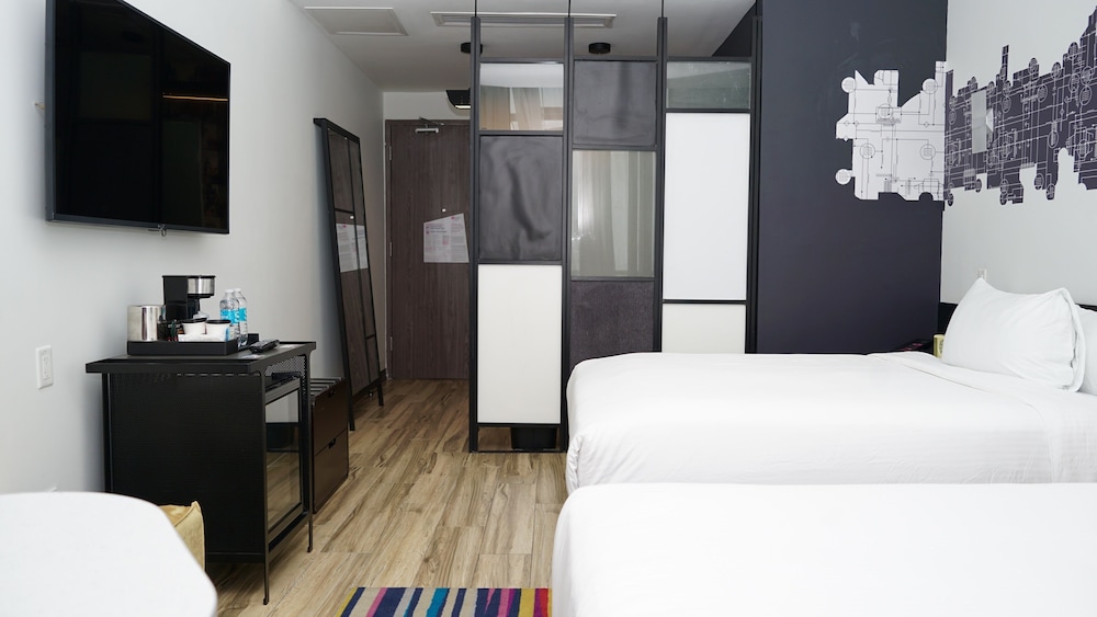 Room, 2 Queen Beds