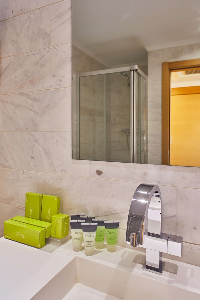 Suite, Balcony - Photo 12