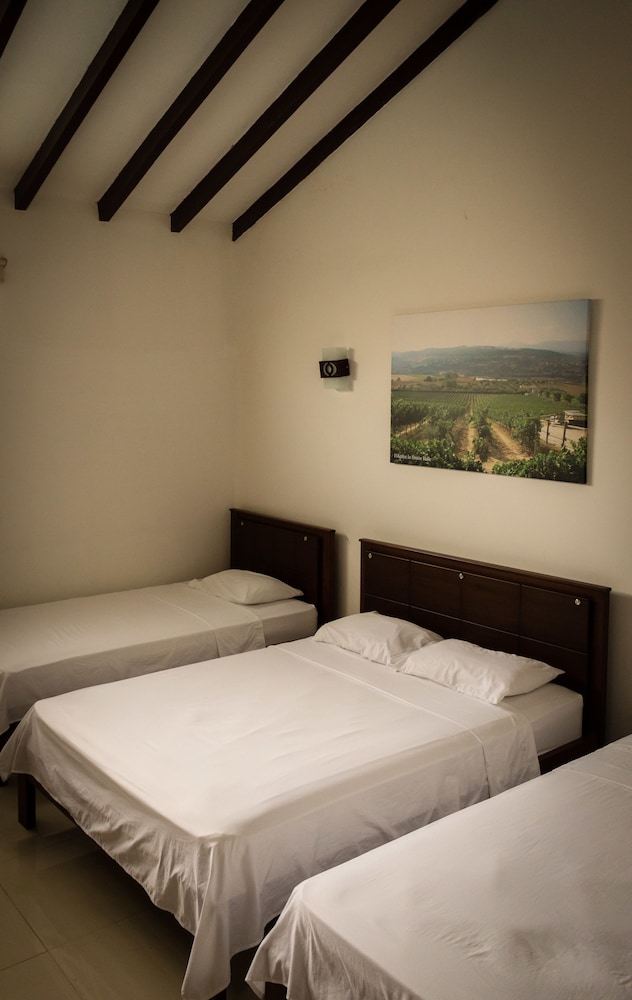 Family Quadruple Room, Multiple Beds, Non Smoking photo 2