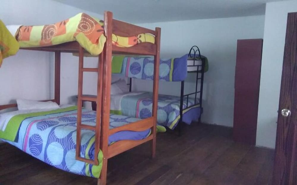 Shared Dormitory, Mixed Dorm (6 Pax) photo 2