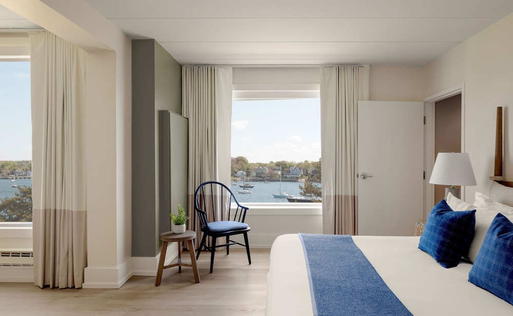 Waterview King ADA - Photo 1