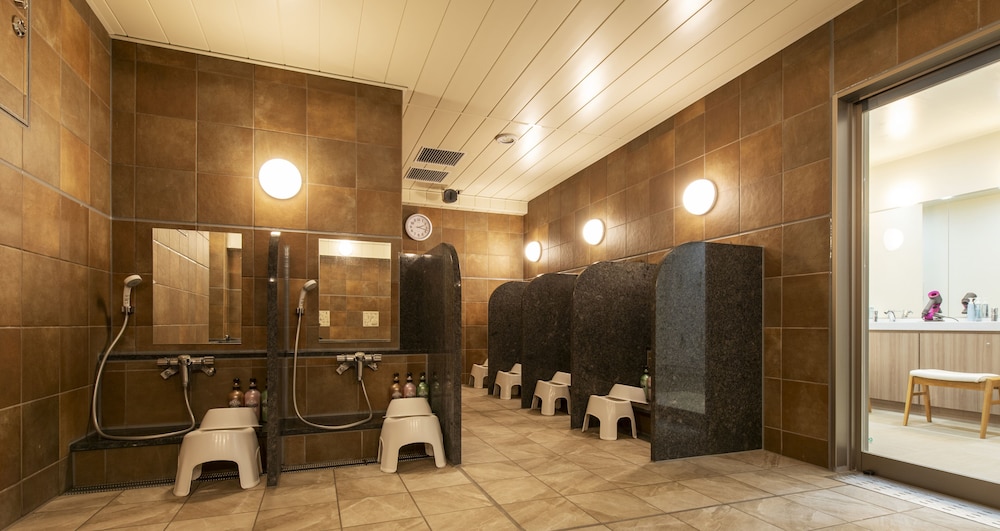 Twin Room (with public bath access) Non-Smoking - Photo 2