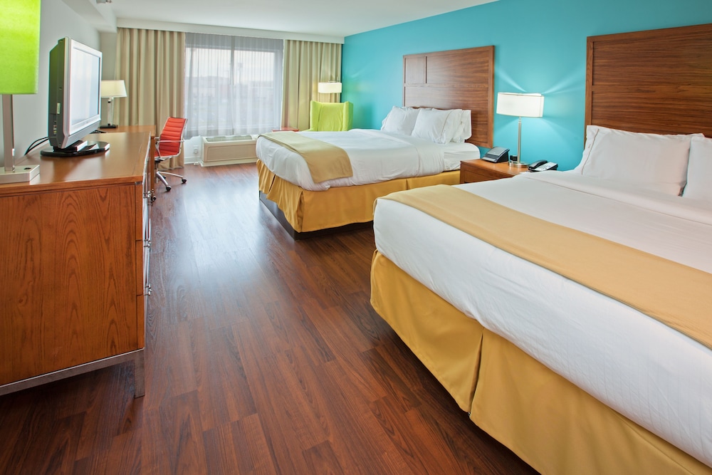 Standard Room, 2 Queen Beds, Accessible (Communications) - Photo 2