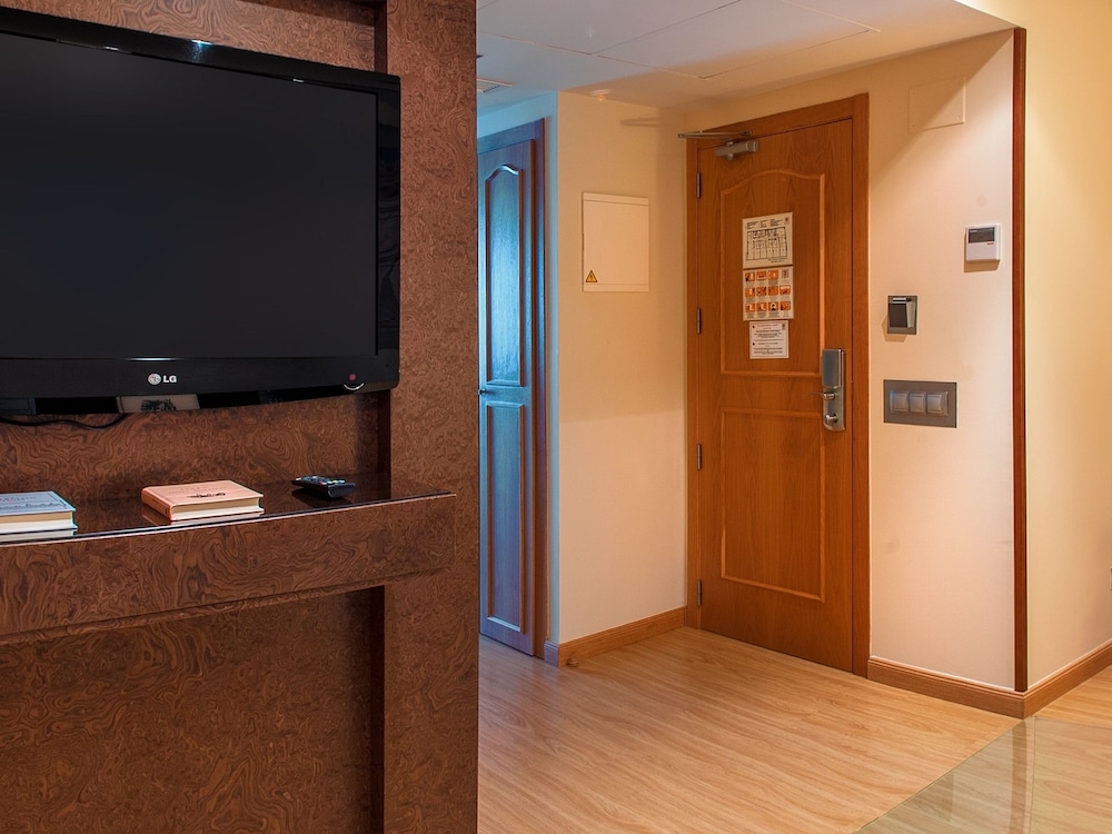 Deluxe Junior Suite (3 adults) Deluxe Junior Suite (3 adults)