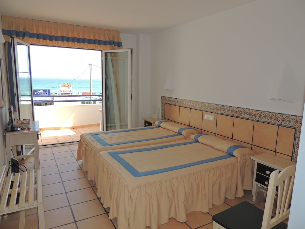 Double Superior Room with terrace and sea view