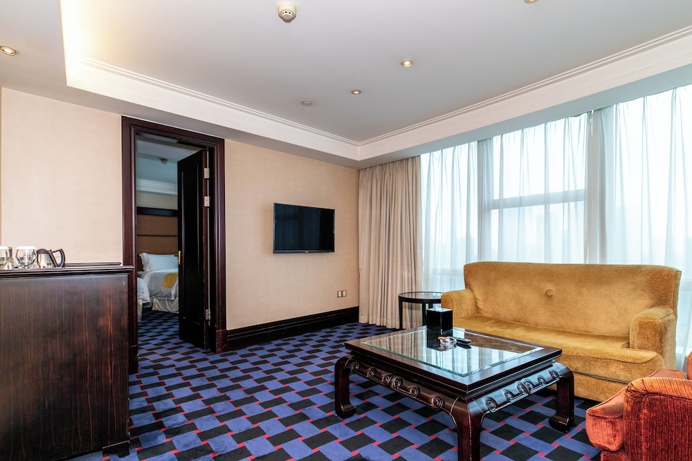 Deluxe Twin Bed Suite photo 1