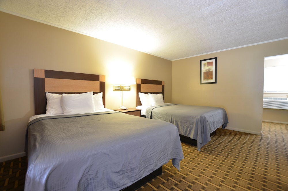 Standard Room, 2 Queen Beds photo 2