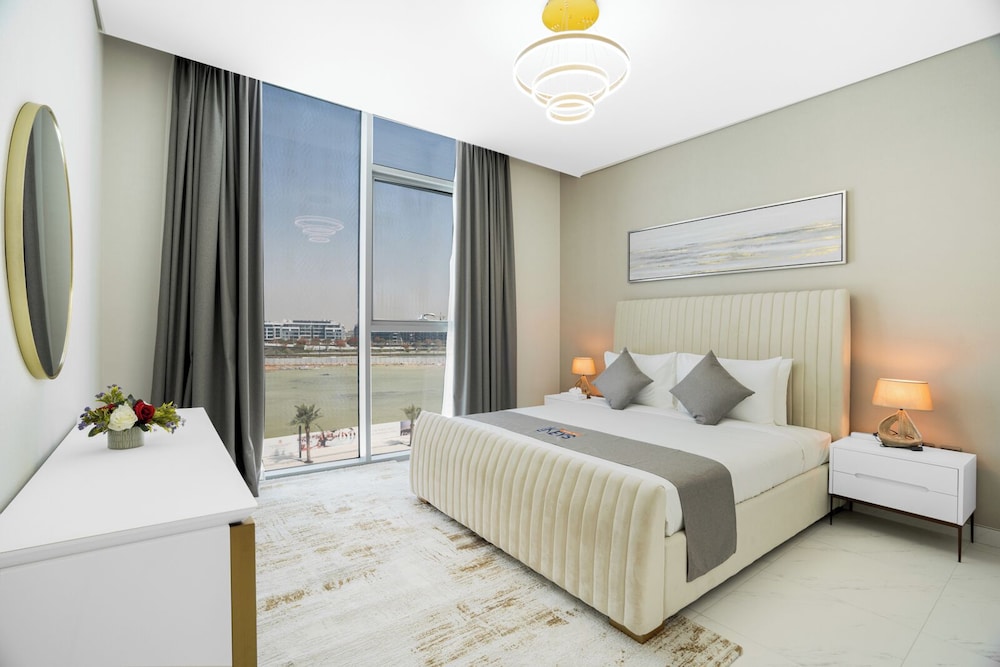 Two Bedroom Superior Apartment - Water View photo 1