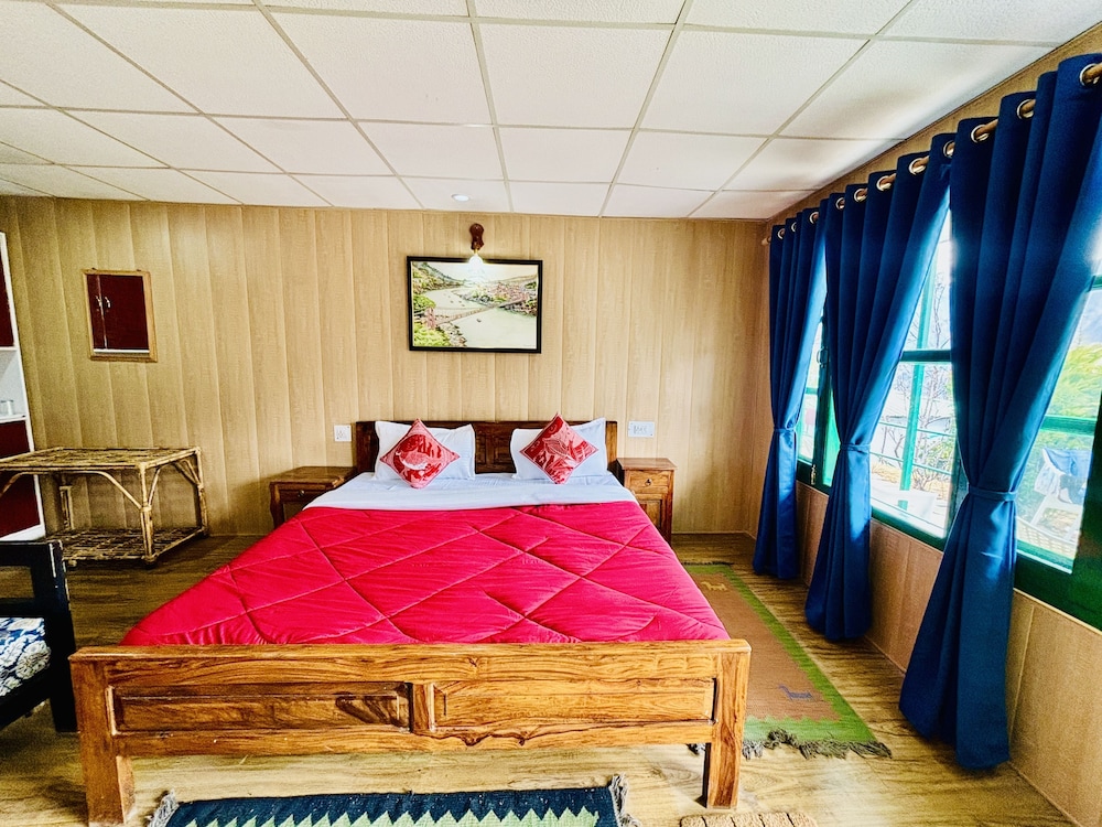Deluxe Room - Photo 1