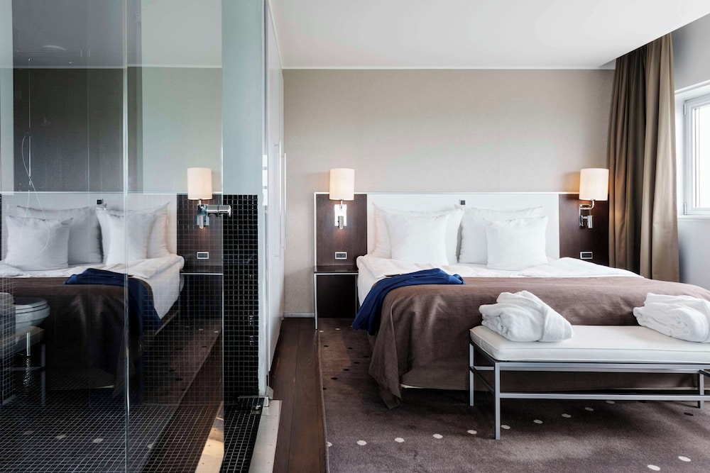Suite (Master) - Photo 1