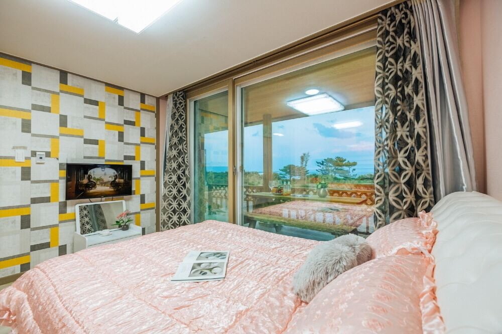 Room (Couple 1) - Photo 1