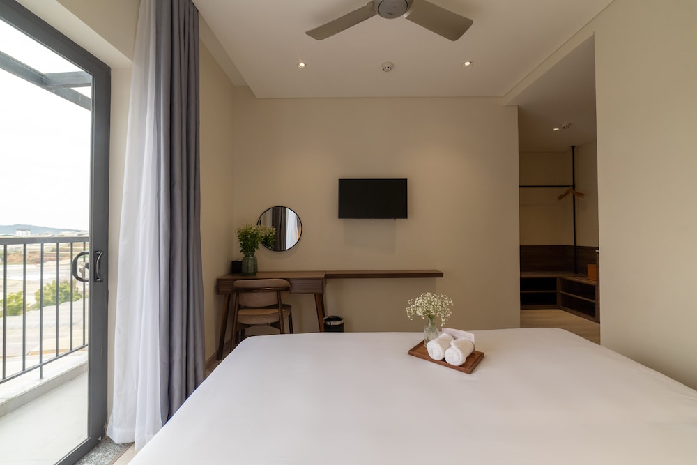 Premium Double Room - Photo 9