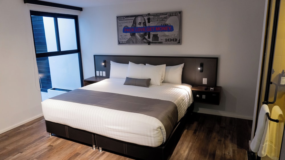 Deluxe Room - Photo 7