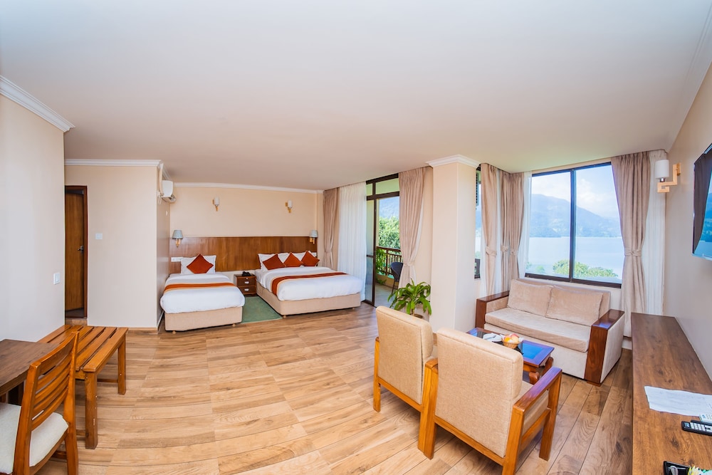 Standard Suite, Lake View - Photo 26