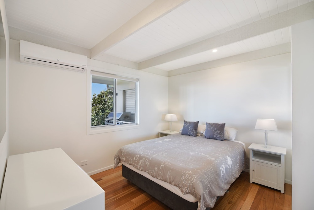 House (4 Bedrooms)