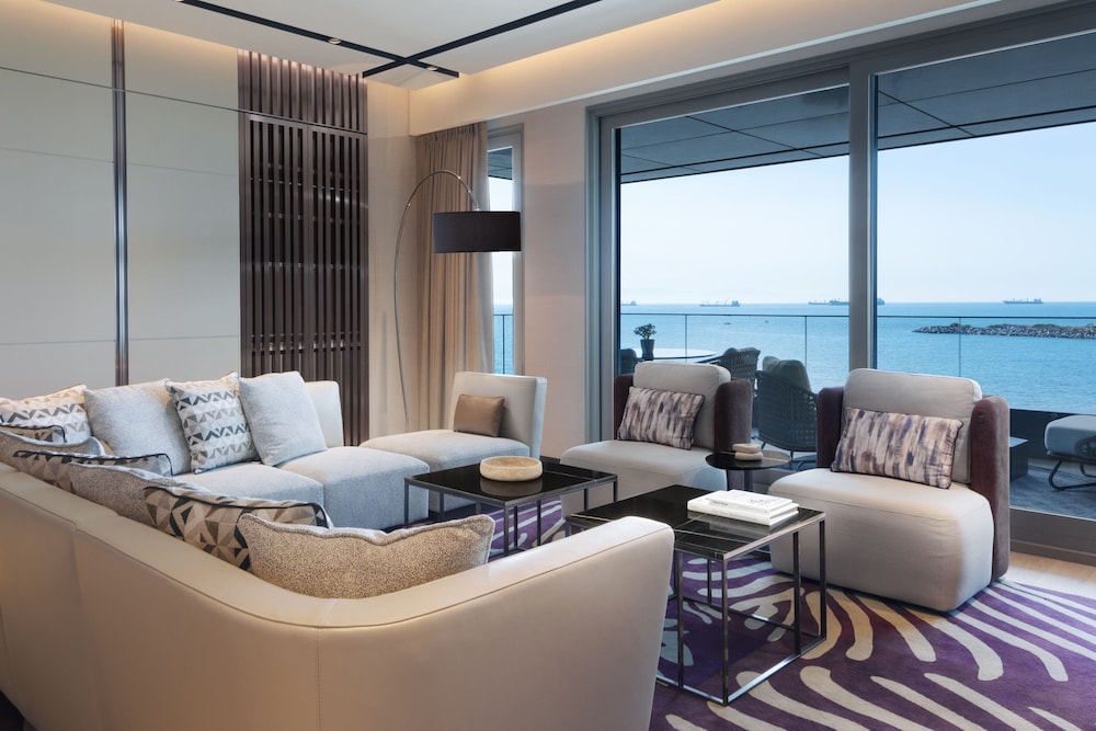 Splendor Two Bedroom Residence, Executive lounge access, 2 King, Sea view, Balcony thumbnail 6
