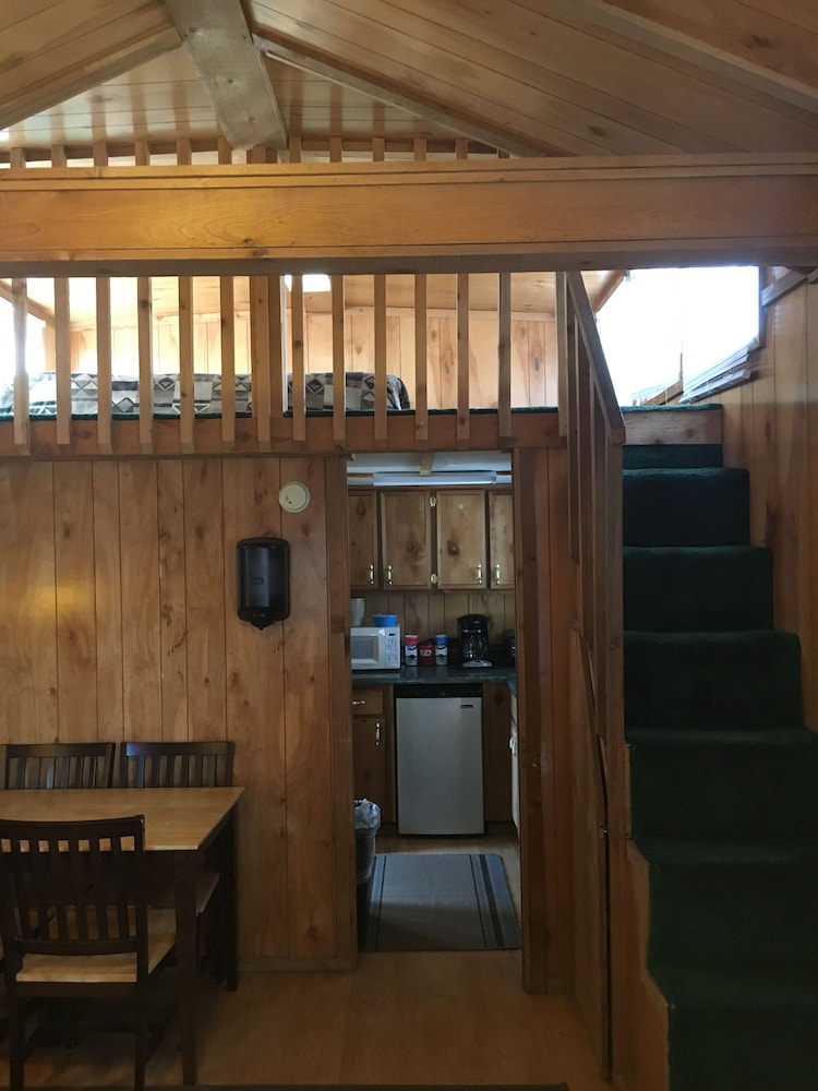 Cabin, Multiple Beds (with Loft C10) photo 3