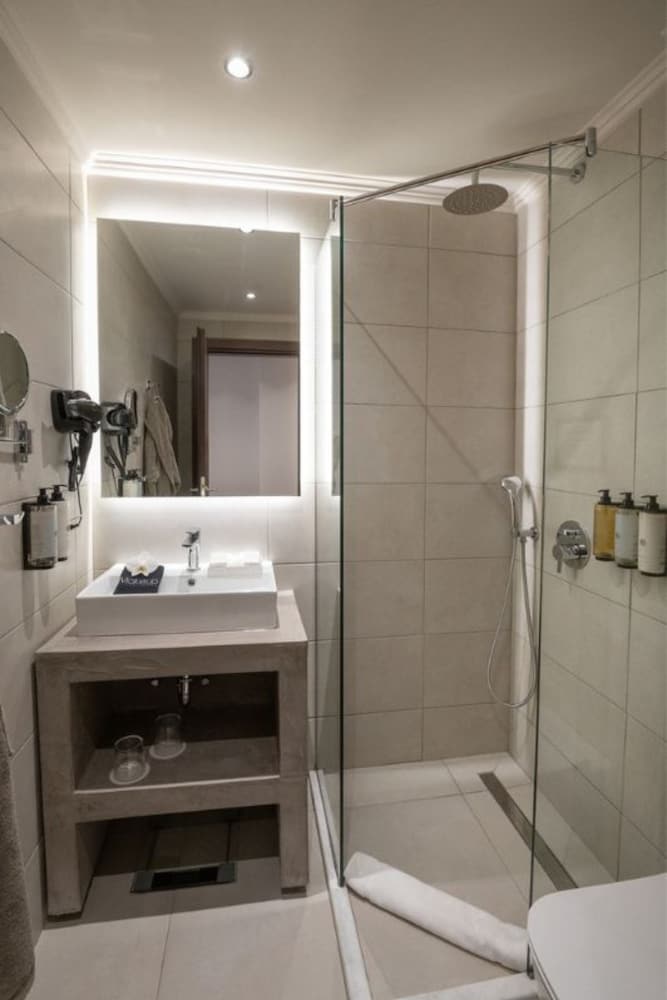 Superior Double or Twin Room - Photo 6