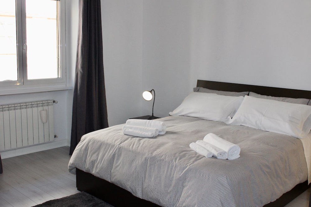 Double or Twin Room (Brown)