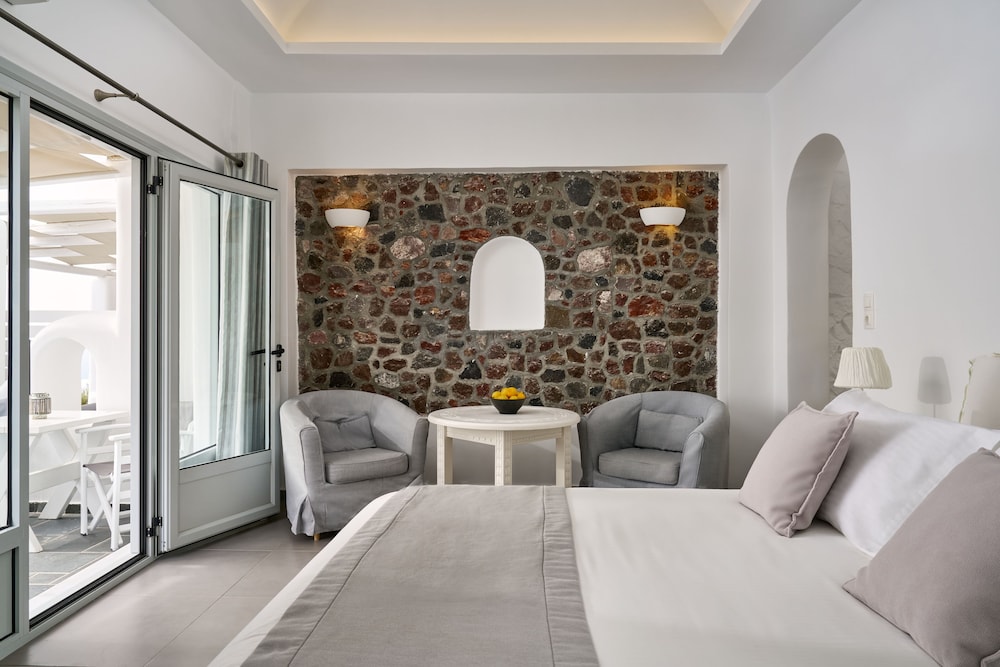 Superior Double Room (Caldera View)
