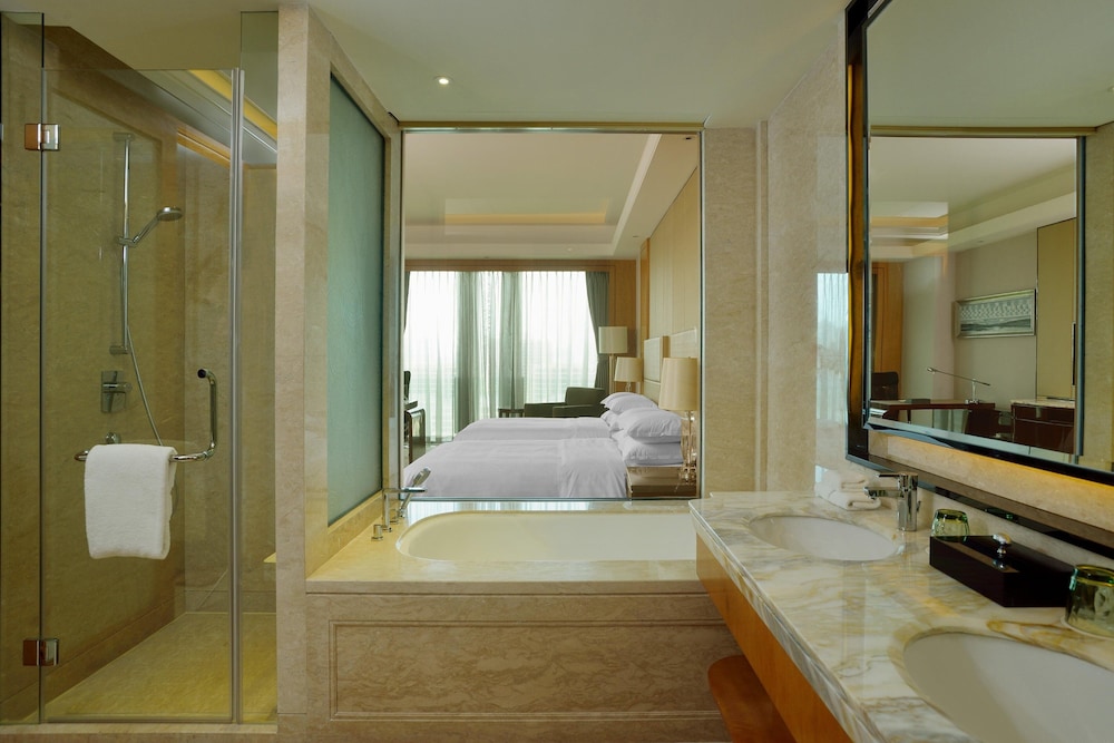 Deluxe Room, 2 Double Beds photo 3