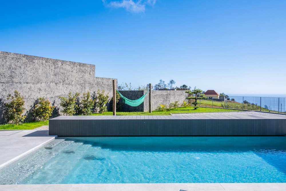 Villa photo 3